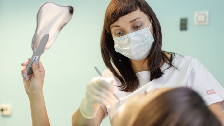 Вылечит зубы по ДМС и сэкономит бюджет забайкальцев стоматология «Эсси» в Чите