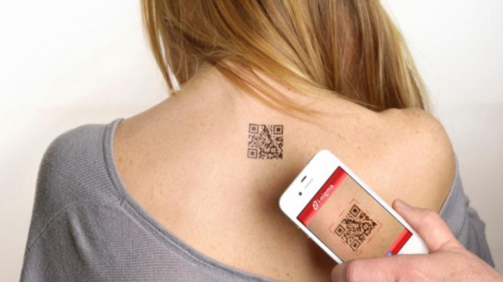 Кафе Москвы будут пускать посетителей по татуировкам с QR-кодом о вакцинации от COVID