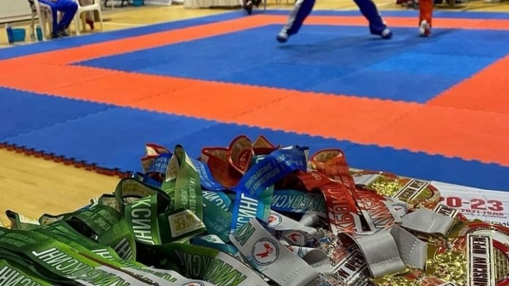 Забайкальские кикбоксёры завоевали одно серебро и 4 бронзы на всероссийских соревнованиях