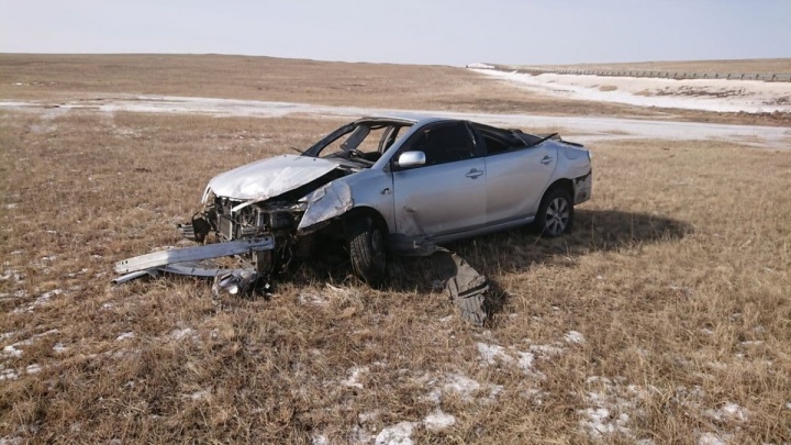 Водитель Toyota Allion съехал с трассы и попал в больницу в Забайкальском районе