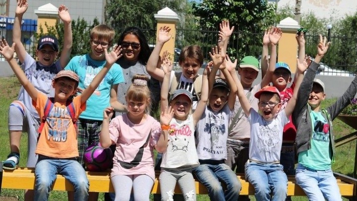Набор детей в городской лагерь с играми и экскурсиями стартовал в «Дипломате» в Чите