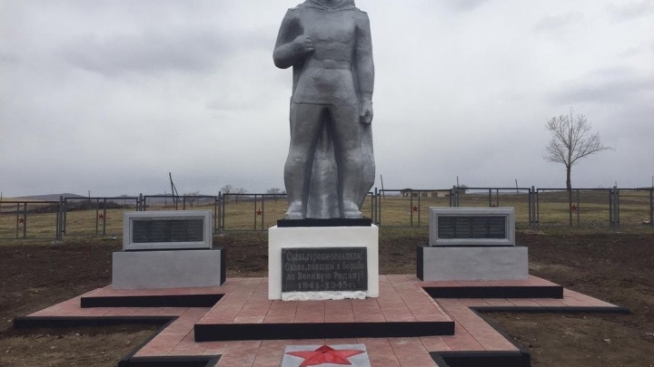 «Мангазея Агро» восстановила памятник воинам Великой Отечественной войны