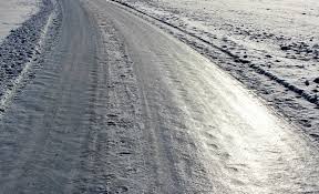 Читинцы про дороги после очередного снега: «Был лёд, а теперь каток»