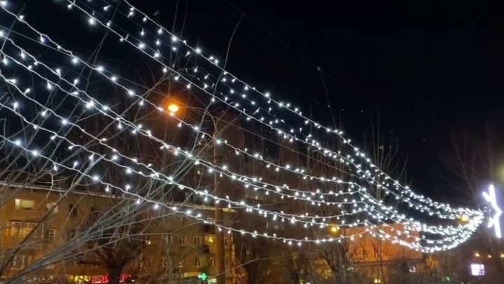 Вандалы в Чите украли гирлянду с площади Декабристов в новогоднюю ночь