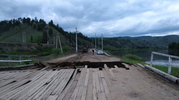 Второй мост за сутки обрушился в Забайкалье из-за паводков