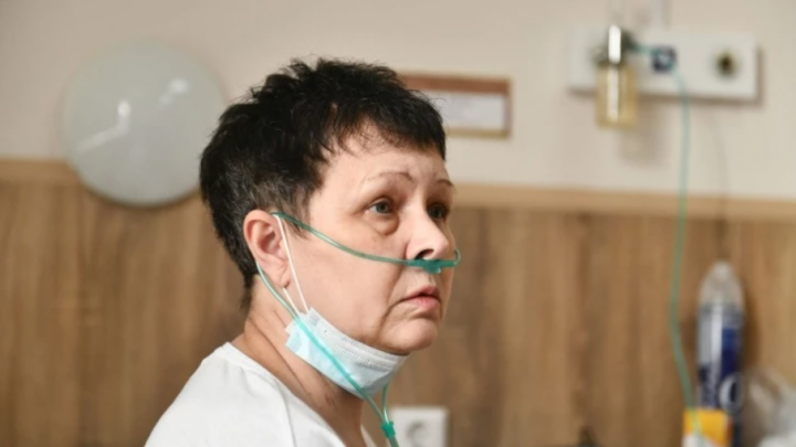 Сидя не могла дышать: врачи спасли женщину с поражением лёгких 85% после ковида