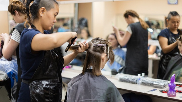 Набор на курсы парикмахеров-универсалов с гибким графиком запустил центр «Галант» в Чите