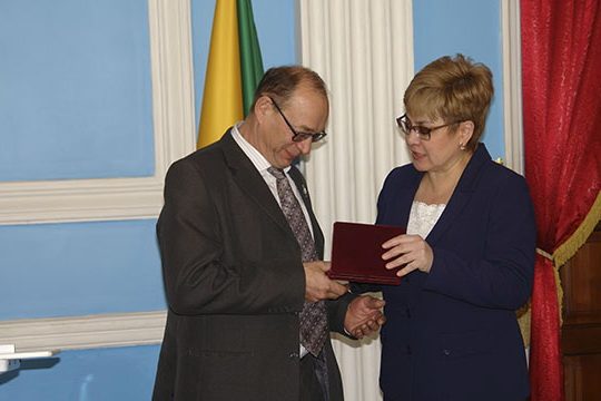 Сотрудник «Читаэнерго» получил звание Заслуженного энергетика Российской Федерации