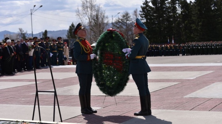 Читинцы в Парке Победы почтили память героев Великой Отечественной войны минутой молчания