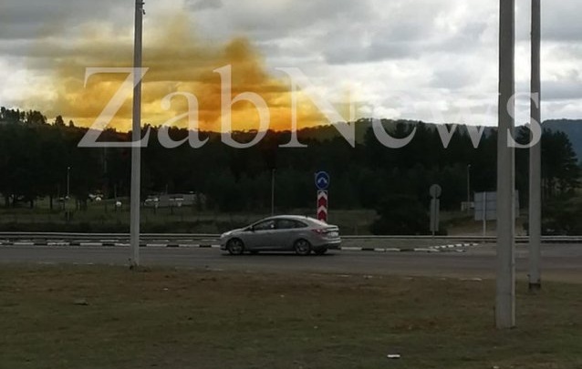 Жители села Большая Тура пожаловались на оранжевый дым над военной базой