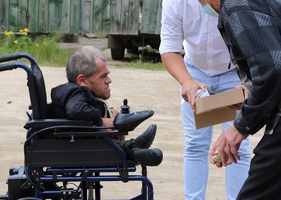 Забайкальцу подарили инвалидную коляску после обращения на «Прямую линию» к Путину