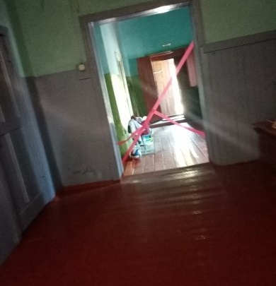 Ремонт потолка в здании спортзала в школе посёлка Ключевский потребовался после урагана