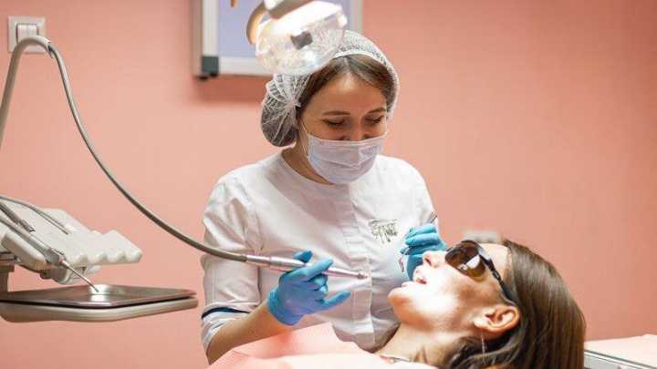 Скидку 10% на ультразвуковую чистку зубов для женщин запустила «Эсси» в Чите