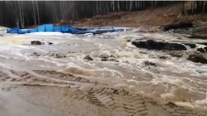 Впервые за 25 лет дожди размыли дорогу к посёлку Ксеньевка в Забайкалье