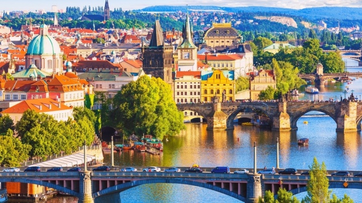 Летние каникулы в Праге с английским для школьников и студентов предложил «Маджестик-Тур»
