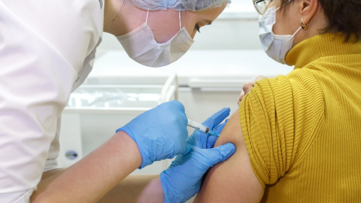 Пункты вакцинации в МФЦ Читы приостановили свою работу из-за роста заболеваемости COVID-19