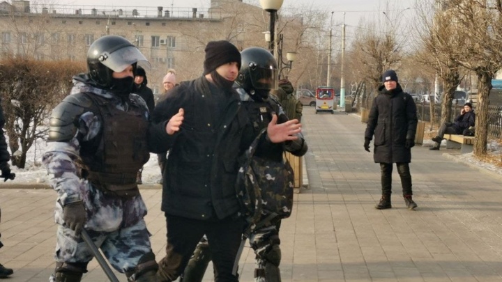 Навальнята Забайкалья против полицейских в шлемах. Разбор событий недели