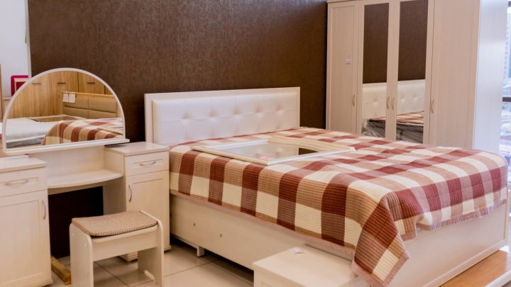 Кухни, спальни и диваны с новогодними скидками до 30% распродаст «Арена мебель» в Чите