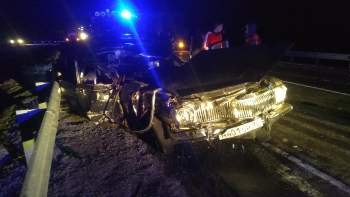 Спасатели достали зажатого в машине человека после ДТП в Читинском районе