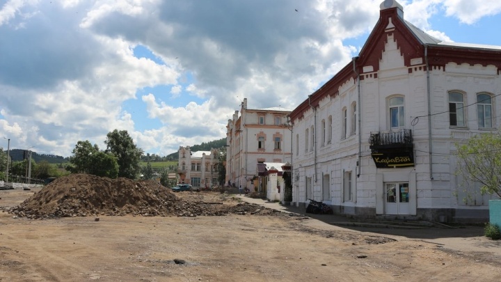 Реконструкцию площади в Сретенске остановили до приезда историков