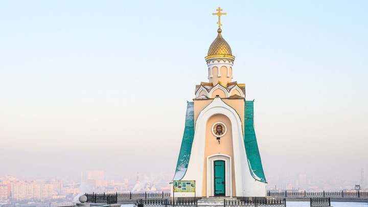 Сапожников придумал украсить часовню на Титовке светодиодной лентой