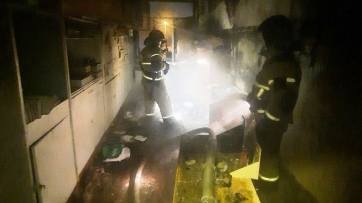 Пожар произошёл в школе №39 Ангарска из-за короткого замыкания в лаборантской физики