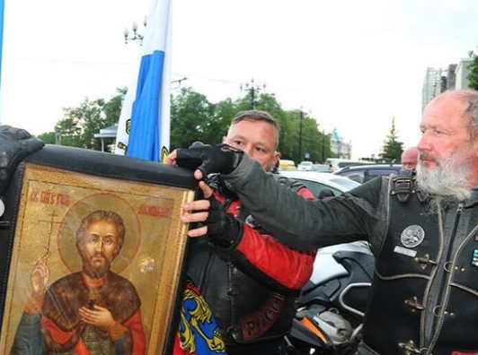 Участники крестного хода на мотоциклах привезли в Читу икону князя Александра Невского