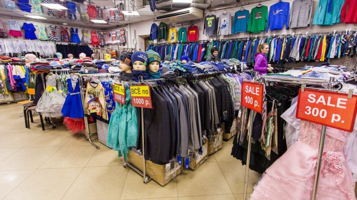 Распродажа весенней детской одежды по ценам от 100 до 2 т. р. началась в «Угловом» в Чите
