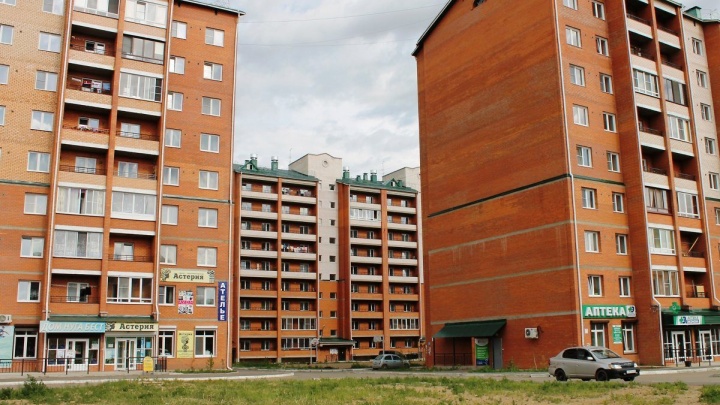 Восемь квартир по цене от 1 075 200 рублей будет продавать до 31 августа «Мир» в Чите