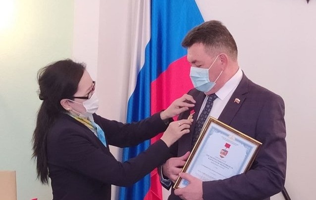 Глава Читы Евгений Ярилов получил награду «Заслуженный работник железных дорог Монголии»
