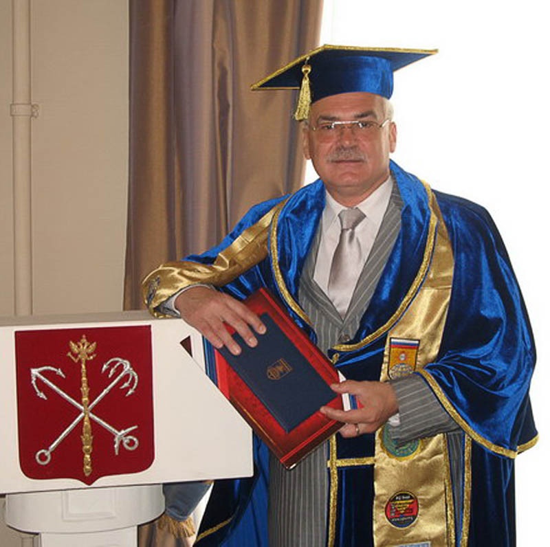 Николай Буров, директор музейного комплекса "Исаакиевский собор". Источник: http://mufo.ru/Diploma-Holders-2008.htm