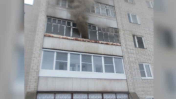 В Рыбинске на пожаре в многоэтажке эвакуировали 25 человек. Погибла кошка