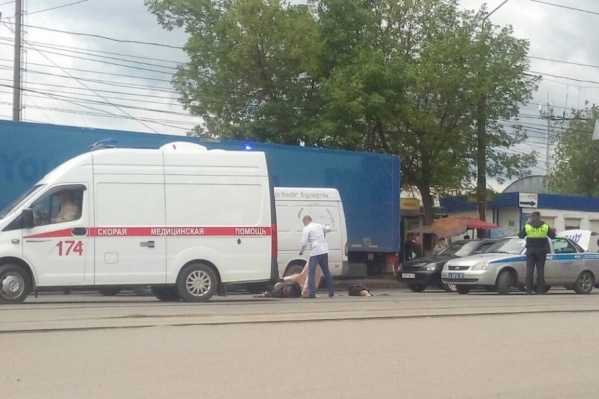На месте работали сотрудники ГИБДД и врачи На месте работали сотрудники ГИБДД и врачи