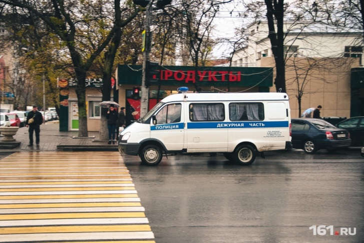 В Ростове задержали двух злоумышленников, ограбивших салон сотовой связи на 300 тысяч рублей