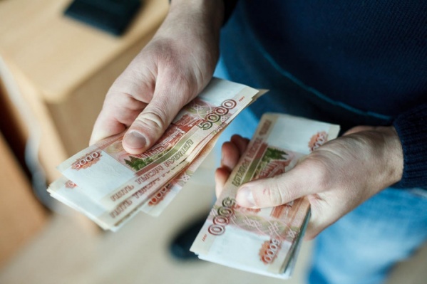 Каждый второй тюменский студент привык совмещать учёбу и работу Каждый второй тюменский студент привык совмещать учёбу и работу
