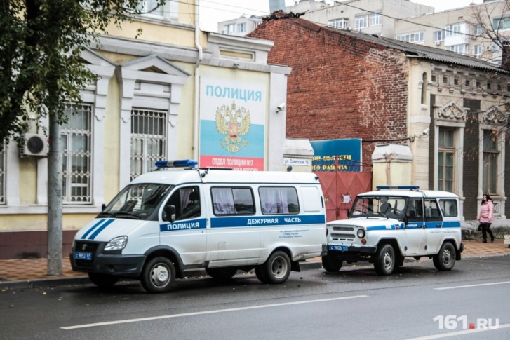 В Ростове преступник вынес из квартиры пенсионерки 600 тысяч рублей