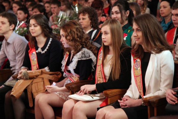 В этом году со школой попрощаются 13 тысяч одиннадцатиклассников В этом году со школой попрощаются 13 тысяч одиннадцатиклассников