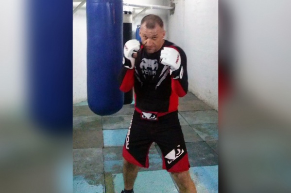 Александр Поливода пытается отстоять спортзал Александр Поливода пытается отстоять спортзал