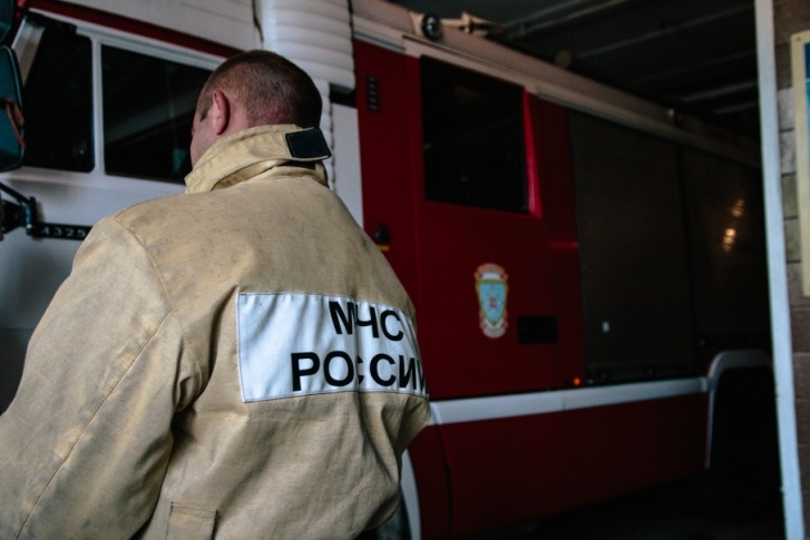 На место происшествия выехали 20 пожарных На место происшествия выехали 20 пожарных