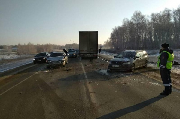 За пять минут в иномарку из-за плохой видимости врезалось два транспортных средства За пять минут в иномарку из-за плохой видимости врезалось два транспортных средства