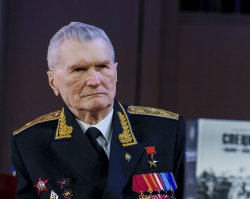 Виктор Басаргин поздравил командира специальной Группы «А» с выходом новой книги