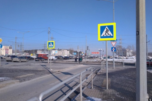 Теперь перекресток вызывает проблемы и у автомобилистов Теперь перекресток вызывает проблемы и у автомобилистов
