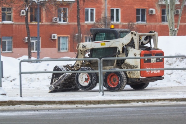 В Самаре борются с последствиями непогоды В Самаре борются с последствиями непогоды