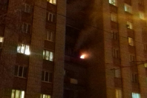Пожар произошел около шести часов вечера Пожар произошел около шести часов вечера