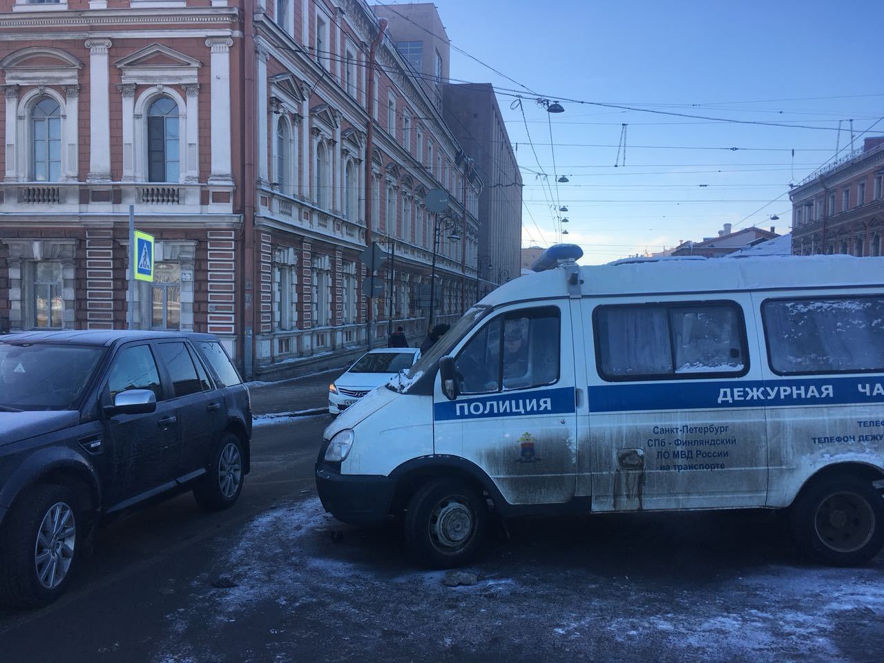 Полиция спб. Газель полиция Санкт Петербург. Полиция Санкт-Петербурга. Полицейские машины Санкт-Петербурга. Машина полиции Петербурга.