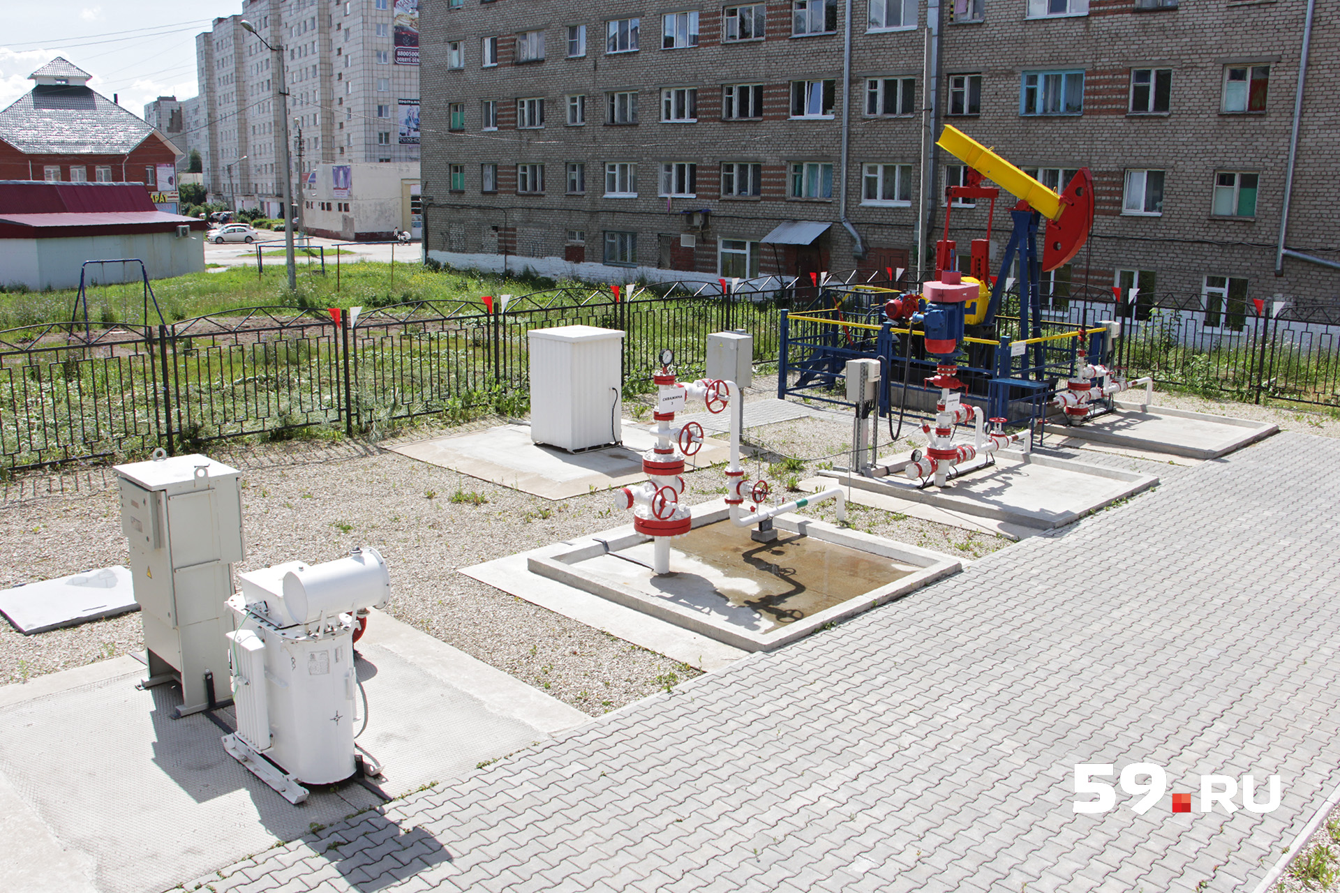 В Чернушке у студентов техникума есть возможность практиковаться на уникальном учебном полигоне. Он представляет из себя уменьшенную модель ЦДНГ В Чернушке у студентов техникума есть возможность практиковаться на уникальном учебном полигоне. Он представляет из себя уменьшенную модель ЦДНГ