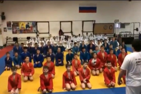 Городские флешмобы поддержали и волгоградские каратисты Городские флешмобы поддержали и волгоградские каратисты