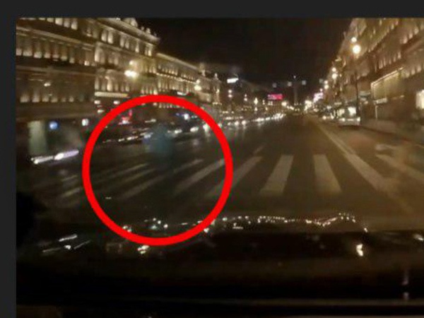 Кадр из видео//<a href="https://vk.com/spb_today">"ДТП и ЧП"</a>/vk.com
