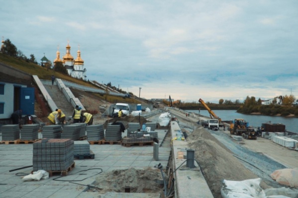 Протяженность нового участка от моста Челюскинцев до железнодорожной станции «Тура» - 672 метра, а в другую сторону – до Свято-Троицкого монастыря – 620 Протяженность нового участка от моста Челюскинцев до железнодорожной станции «Тура» - 672 метра, а в другую сторону – до Свято-Троицкого монастыря – 620