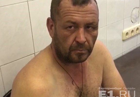 "Сегодня поехал в кино", – ответил на вопрос полицейских задержанный.
"Сегодня поехал в кино", – ответил на вопрос полицейских задержанный.